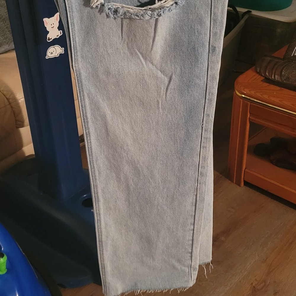 Jeans - Picture 2 of 3